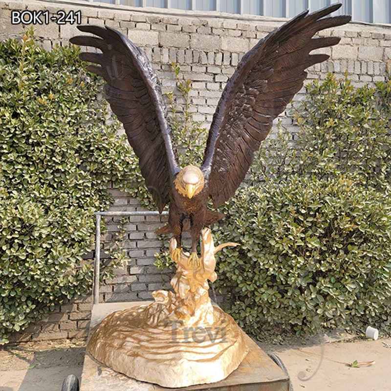 large outdoor eagle statue -Trevi Sculpture
